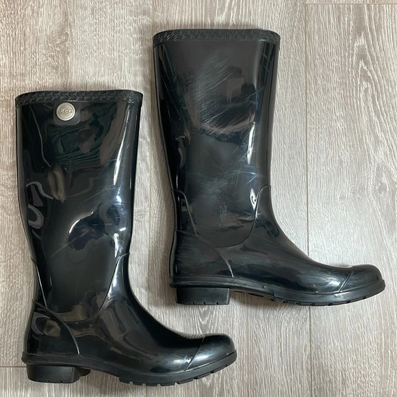 UGG Shaye Tall Rain Boot Black Patent Sheepskin Insole Size 6 - Picture 12 of 14